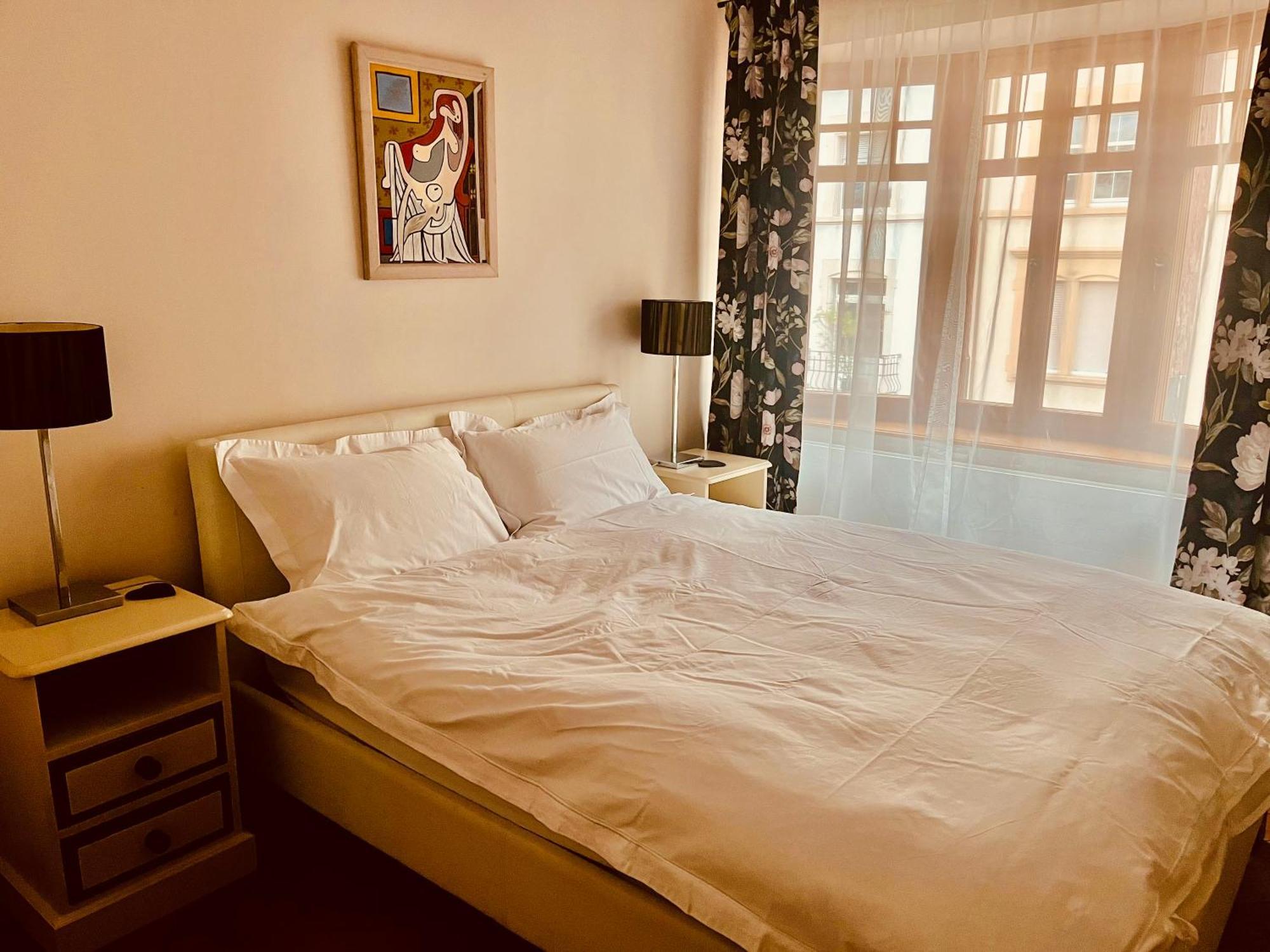 Georgian Guest Rooms バーゼル エクステリア 写真