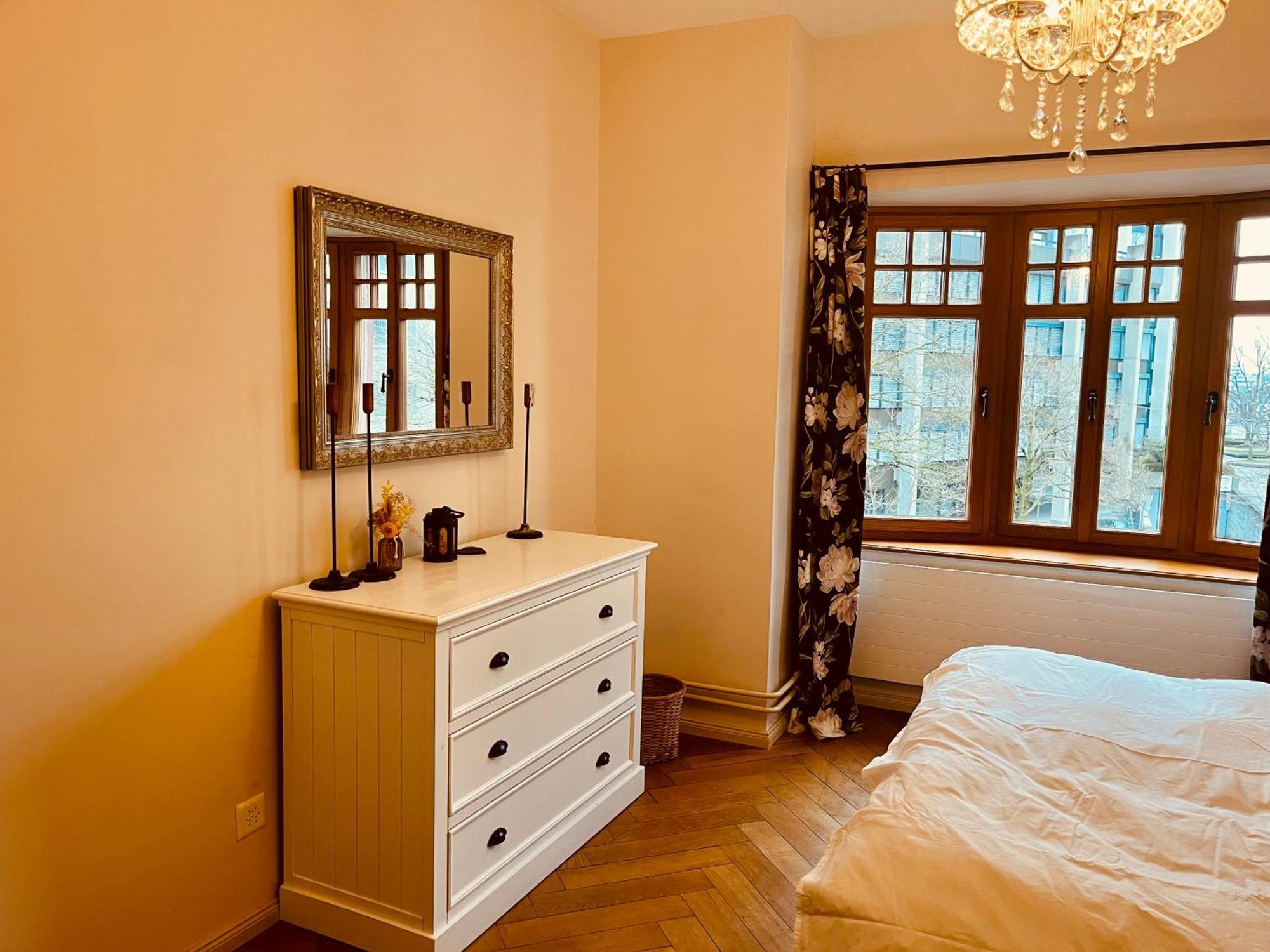 Georgian Guest Rooms バーゼル エクステリア 写真