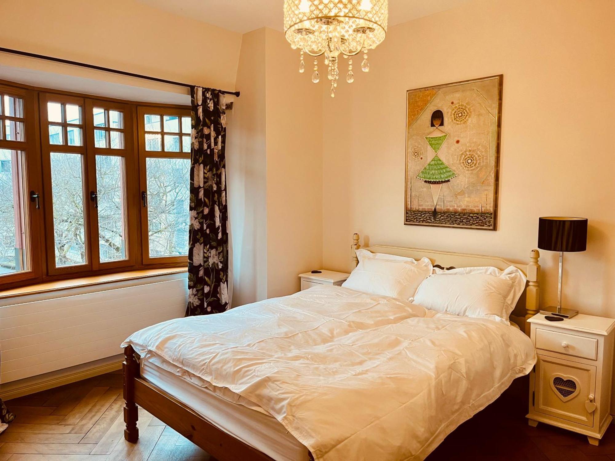 Georgian Guest Rooms バーゼル エクステリア 写真