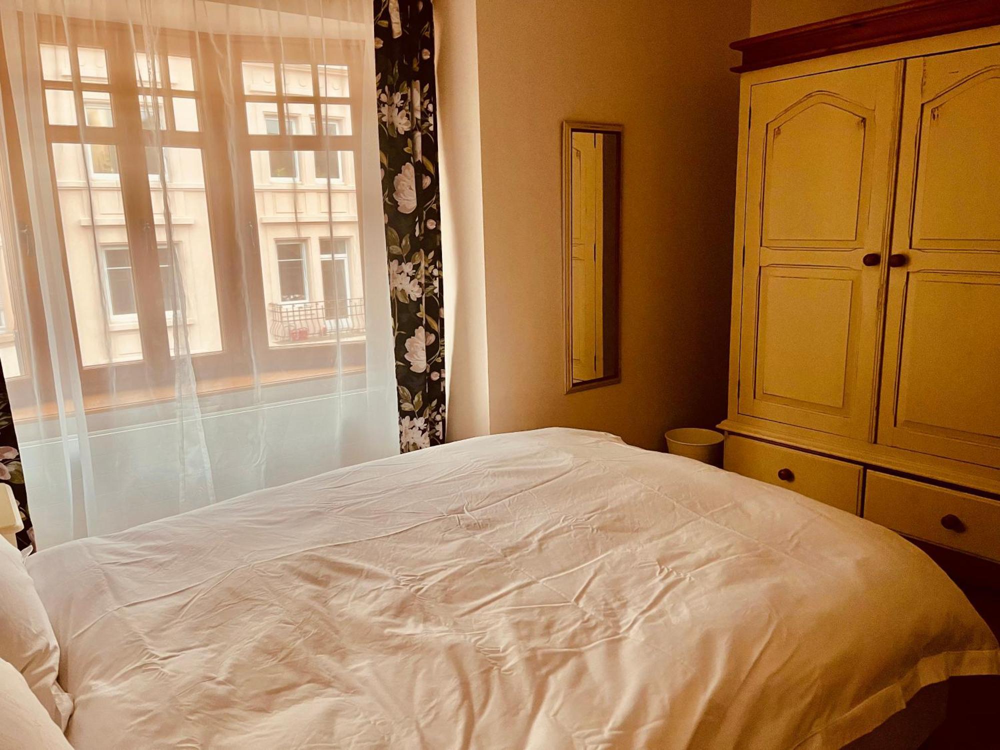 Georgian Guest Rooms バーゼル エクステリア 写真